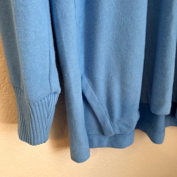 NWT, Loft Women’s V-Neck Lightweight Oversized Pullover Blue Sweater, Size Large - Picture 4 of 6